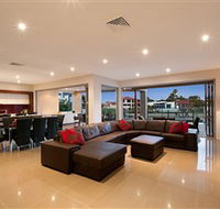 Xanadu Waterfront Elite Holiday Home - Accommodation Brunswick Heads