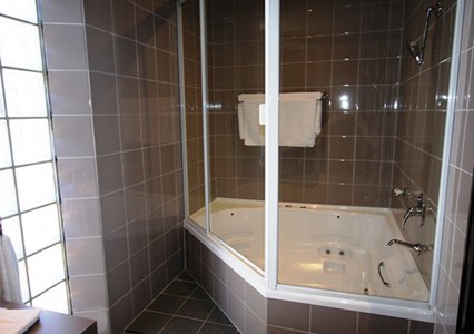 Highlander Hotel Bar Kitchen Rooftop - Accommodation Brunswick Heads 5