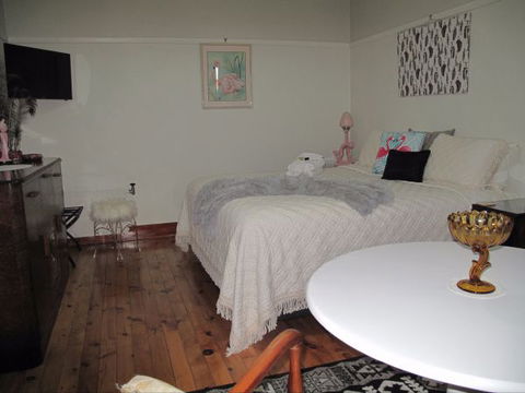 B&B Wodonga - Art Deco Accommodation - Accommodation Brunswick Heads 2