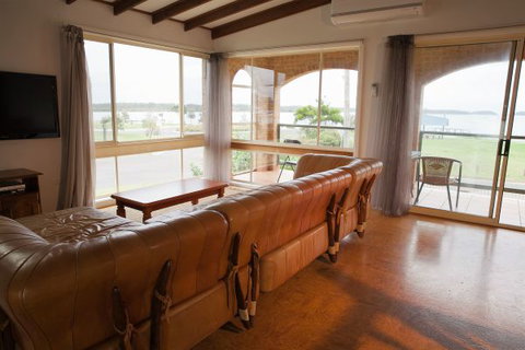 Greenwell Point House - Accommodation Brunswick Heads 1