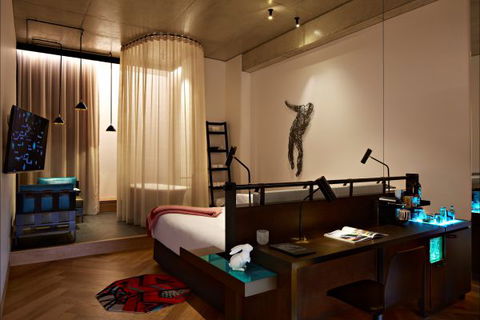 QT Melbourne - Accommodation Brunswick Heads 0