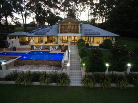 The Ridge Retreat Mollymook - Accommodation Brunswick Heads 0