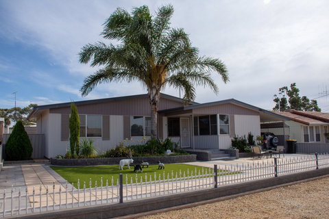 Chrissie's Palace - Accommodation Brunswick Heads 0