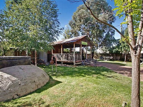 Boorowa Hotel - Accommodation Brunswick Heads 0