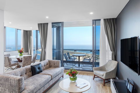 Meriton Suites Southport - Accommodation Brunswick Heads 1