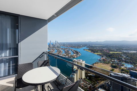 Meriton Suites Southport - Accommodation Brunswick Heads 5