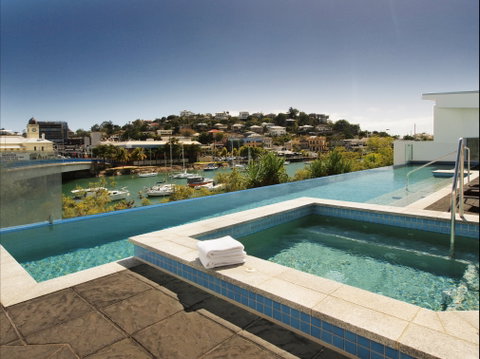 Oaks Townsville Gateway Suites - Accommodation Brunswick Heads 0