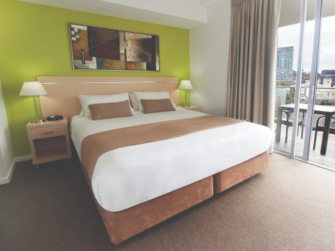 Oaks Townsville Gateway Suites - Accommodation Brunswick Heads 2