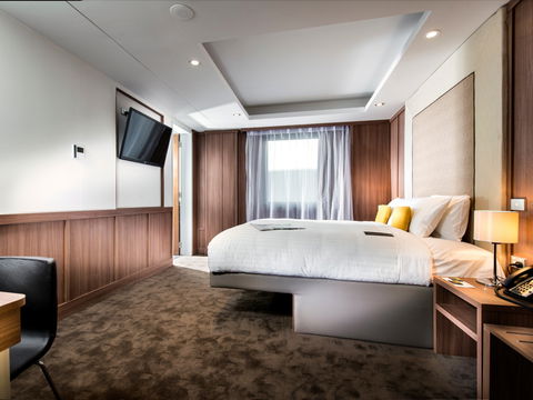 The Hougoumont Hotel - Accommodation Brunswick Heads 2