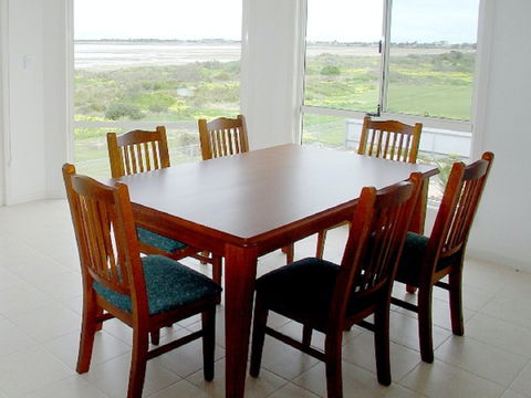 Arabesque Villa 2 - Accommodation Brunswick Heads 2