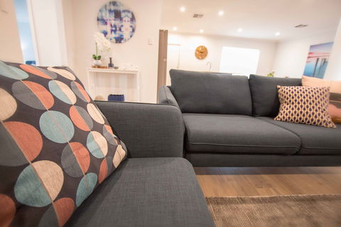 Contemporary ‘Esprit’ With River Reserve Access - Accommodation Brunswick Heads 0