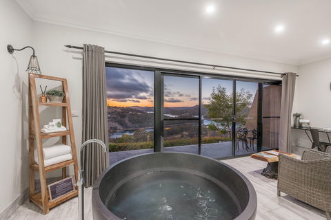 Eagle View Escape - Accommodation Brunswick Heads 0