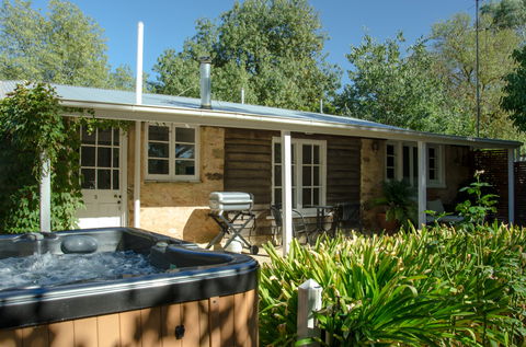 Ford Cottage Bed & Breakfast - Accommodation Brunswick Heads 0