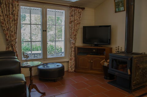 Ford Cottage Bed & Breakfast - Accommodation Brunswick Heads 2