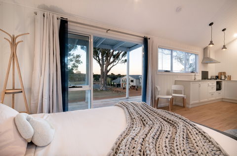 Tallagandra Hill Winery Accommodation - Accommodation Brunswick Heads 1