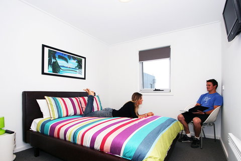 The Island Accommodation - Phillip Island YHA - Accommodation Brunswick Heads 2