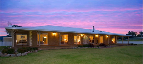 The Hill Paddock - Accommodation Brunswick Heads 1