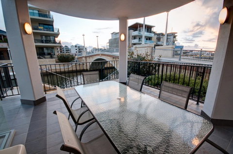 Dolphin Quay 3 Bedroom Apartment - Accommodation Brunswick Heads 1