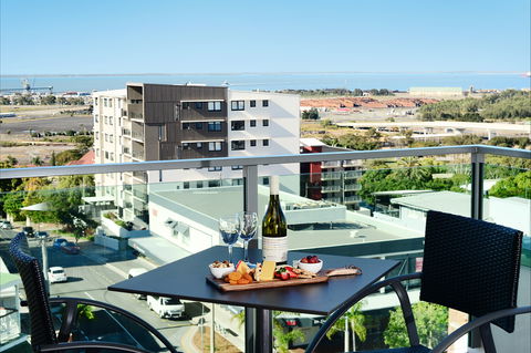 Oaks Gladstone Grand Hotel - Accommodation Brunswick Heads 0