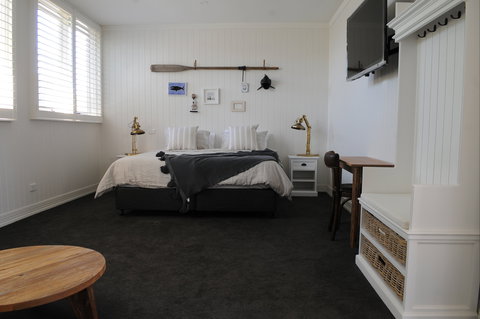 Anchor Geelong - Accommodation Brunswick Heads 1