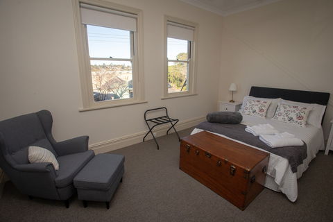 Helensburgh Hotel - Accommodation Brunswick Heads 2
