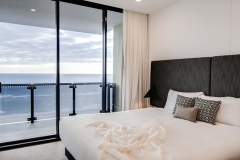 Iconic Kirra Beach Resort - Accommodation Brunswick Heads 0
