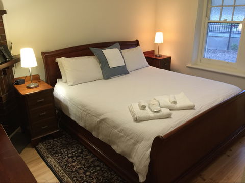 MacDonnell House, Naracoorte - Accommodation Brunswick Heads 1