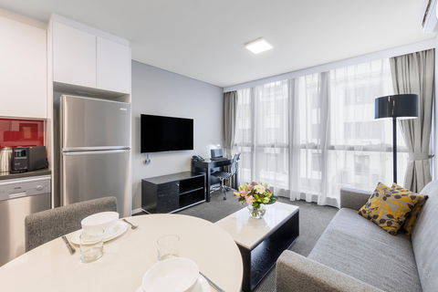 Meriton Suites Adelaide Street, Brisbane - Accommodation Brunswick Heads 2