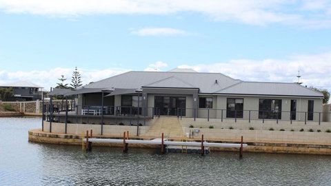 Port Bouvard Retreat - Large Family Friendly Canal Home With Private Jetty - Accommodation Brunswick Heads 0
