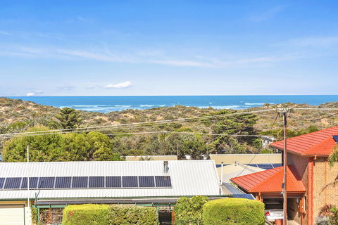 Breezes - Underwood Avenue Goolwa Beach - Accommodation Brunswick Heads 1