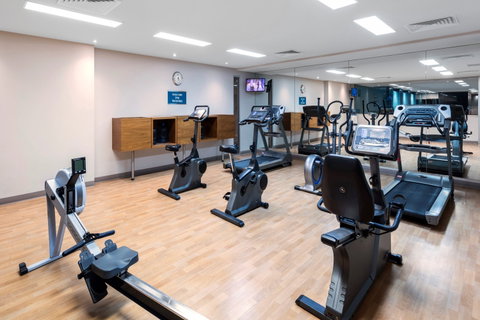Oaks Glenelg Plaza Pier Suites - Accommodation Brunswick Heads 2
