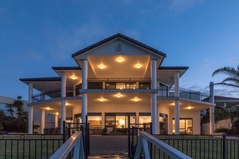 Port Lincoln Marina Luxury Escape - Accommodation Brunswick Heads 0