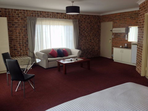 Richmond Motor Inn - Accommodation Brunswick Heads 0