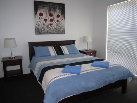 The Waterfront Dolphin - Accommodation Brunswick Heads 2