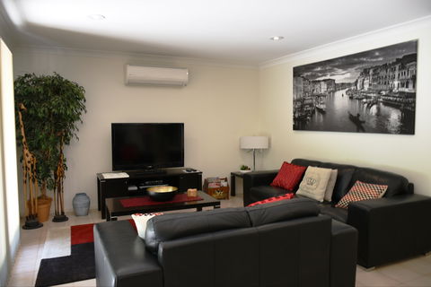 Wagga Riverside Apartments - Accommodation Brunswick Heads 2