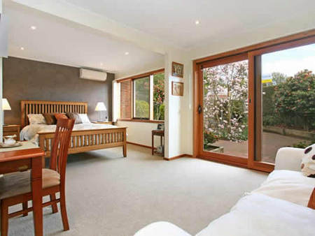 The Courtyard Mt Eliza - Accommodation Brunswick Heads 0