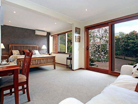 The Courtyard Mt Eliza - Accommodation Brunswick Heads 1