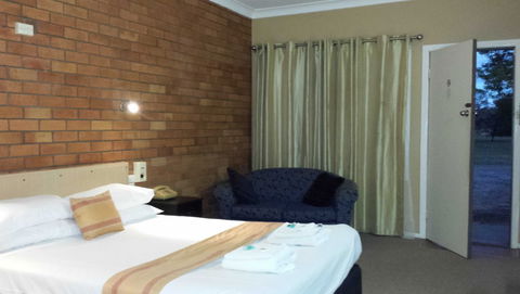 AA Hilldrop Motor Inn - Accommodation Brunswick Heads 0