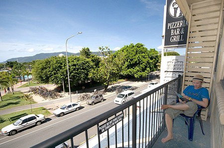 Global Backpackers - Accommodation Brunswick Heads 1