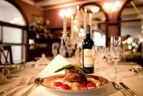 Titanic Theatre Restaurant - Accommodation Brunswick Heads 3