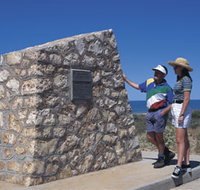 Potshot Monument - Accommodation Brunswick Heads