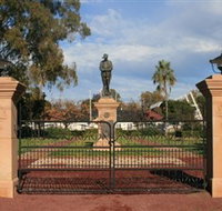 Dalby War Memorial and Gates - Accommodation Brunswick Heads