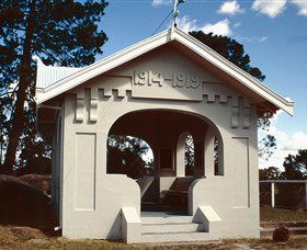 Stanthorpe Soldiers Memorial - Accommodation Brunswick Heads 0