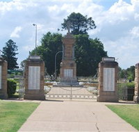Warwick War Memorial and Gates - Accommodation Brunswick Heads