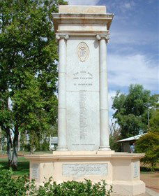 Charleville War Memorial - Accommodation Brunswick Heads 1