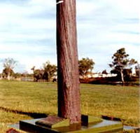 The Flood Memorial or The Stump - Accommodation Brunswick Heads