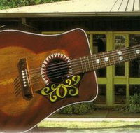 Big Guitar - Accommodation Brunswick Heads
