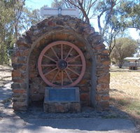 Jindera Pioneer Cairn - Accommodation Brunswick Heads