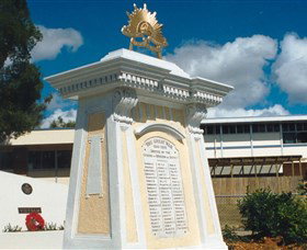 Beenleigh War Memorial - Accommodation Brunswick Heads 0