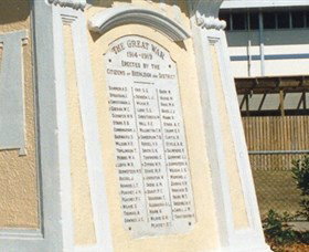 Beenleigh War Memorial - Accommodation Brunswick Heads 2